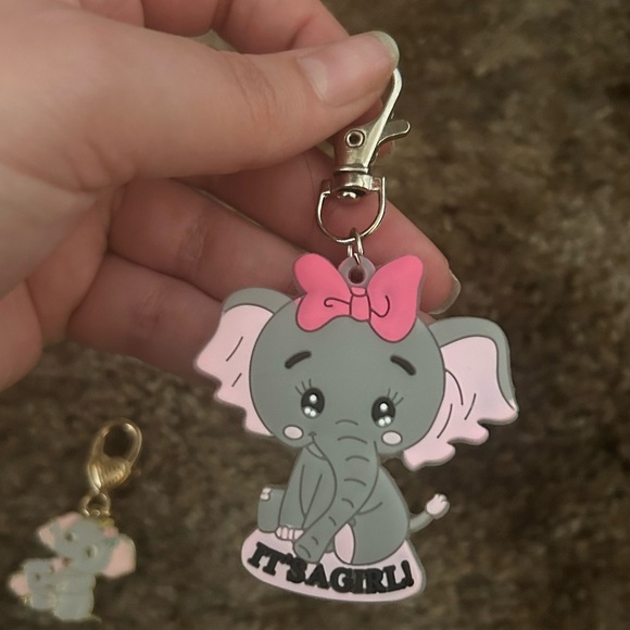 Set of 2 Girl Elephant Key Chains - Picture 5 of 6